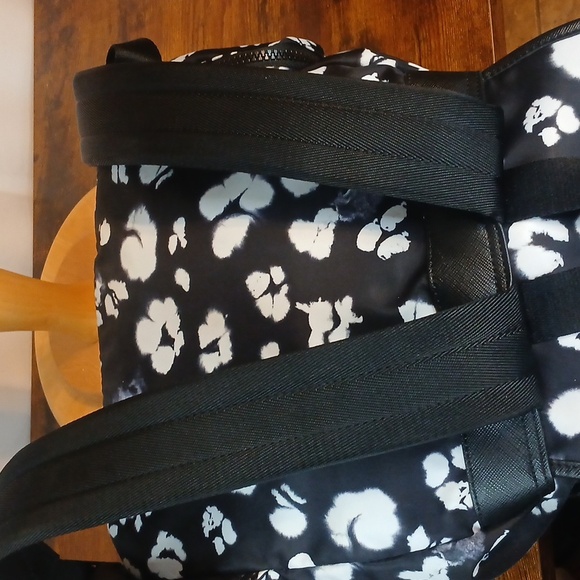 Like New!! Ted Baker Black and White Floral Backpack - Picture 10 of 15